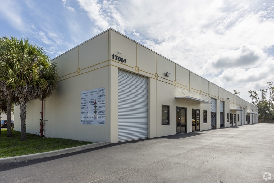 17061 Alico Commerce Ct, Fort Myers, FL for lease - Building Photo - Image 1 of 6