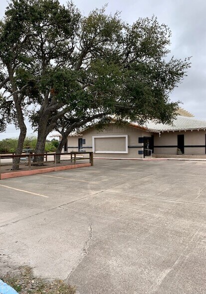 4061 Highway 35 N, Rockport, TX à vendre - Photo du bâtiment - Image 1 de 18