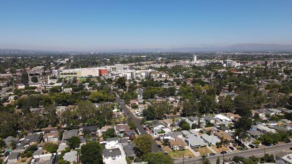 6045 Hazelhurst Pl, North Hollywood, CA for sale - Commercial Listing Video - Image 2 of 20