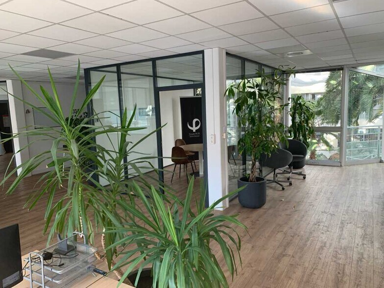 Office in Bordeaux for sale - Interior Photo - Image 3 of 7