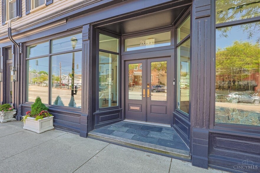 2041-2043 Madison Rd, Cincinnati, OH for sale - Building Photo - Image 3 of 39