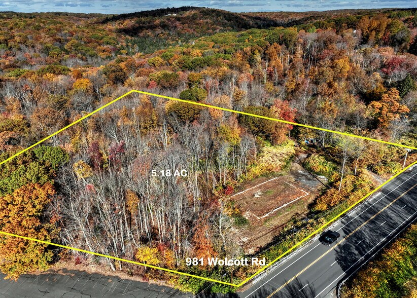 981 Wolcott rd, Wolcott, CT à vendre - Photo du bâtiment - Image 2 de 12