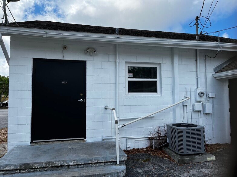 4235 Central Ave, Saint Petersburg, FL à vendre - Photo du bâtiment - Image 3 de 19