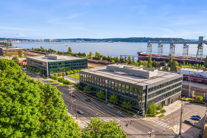 635 Elliott Ave W, Seattle, WA à louer - Photo du bâtiment - Image 2 de 5