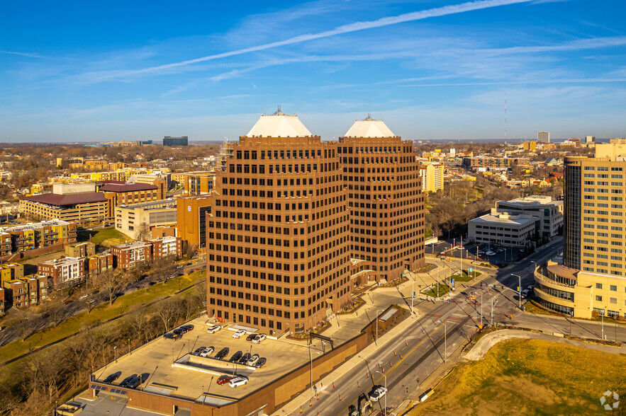 4520 Main St, Kansas City, MO à louer - Aérien - Image 3 de 7