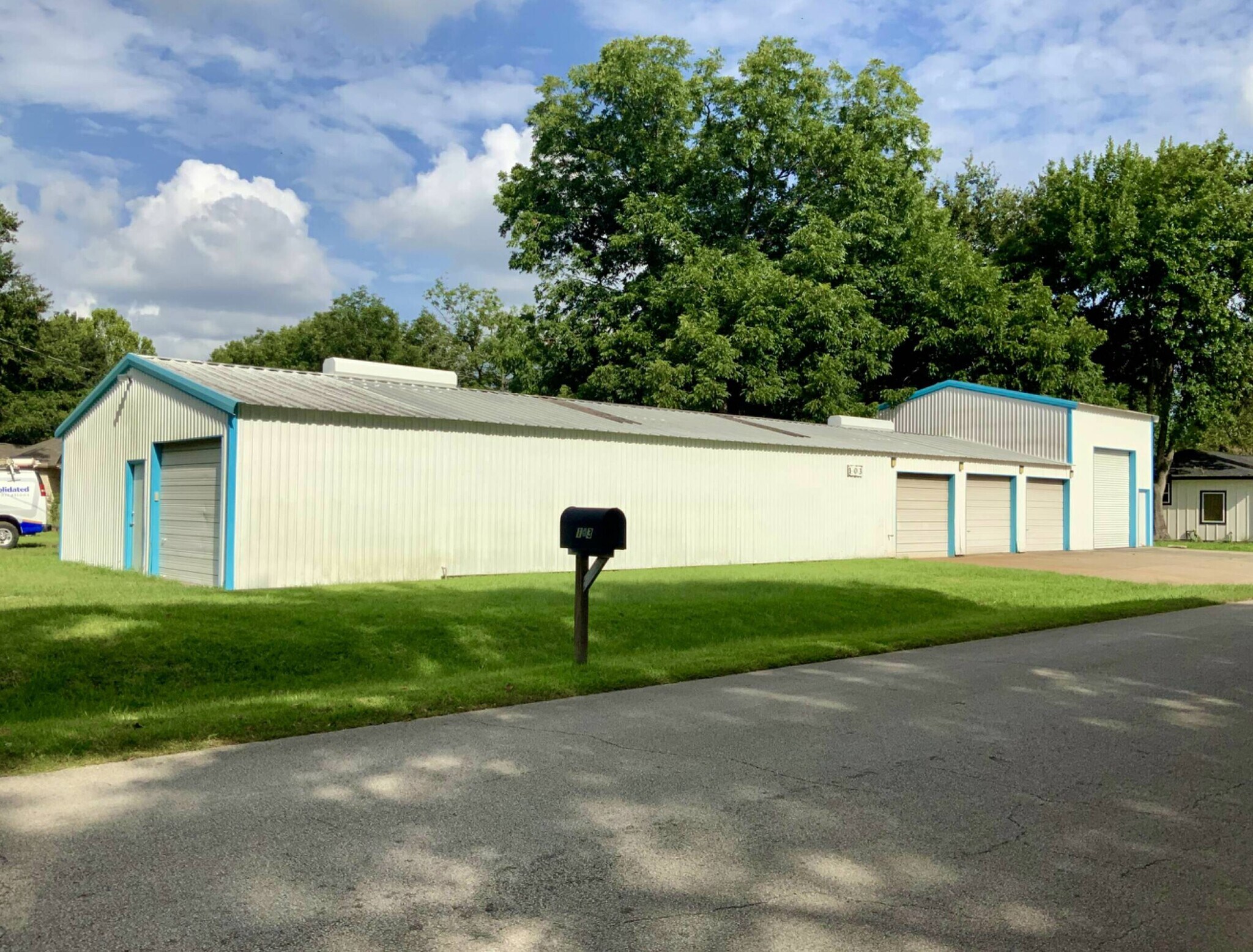 103 N Live Oak St, Tomball, TX for lease Primary Photo- Image 1 of 14