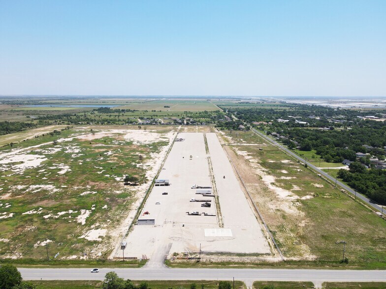 3560 Stella Rd, Brookshire, TX for lease - Building Photo - Image 2 of 4