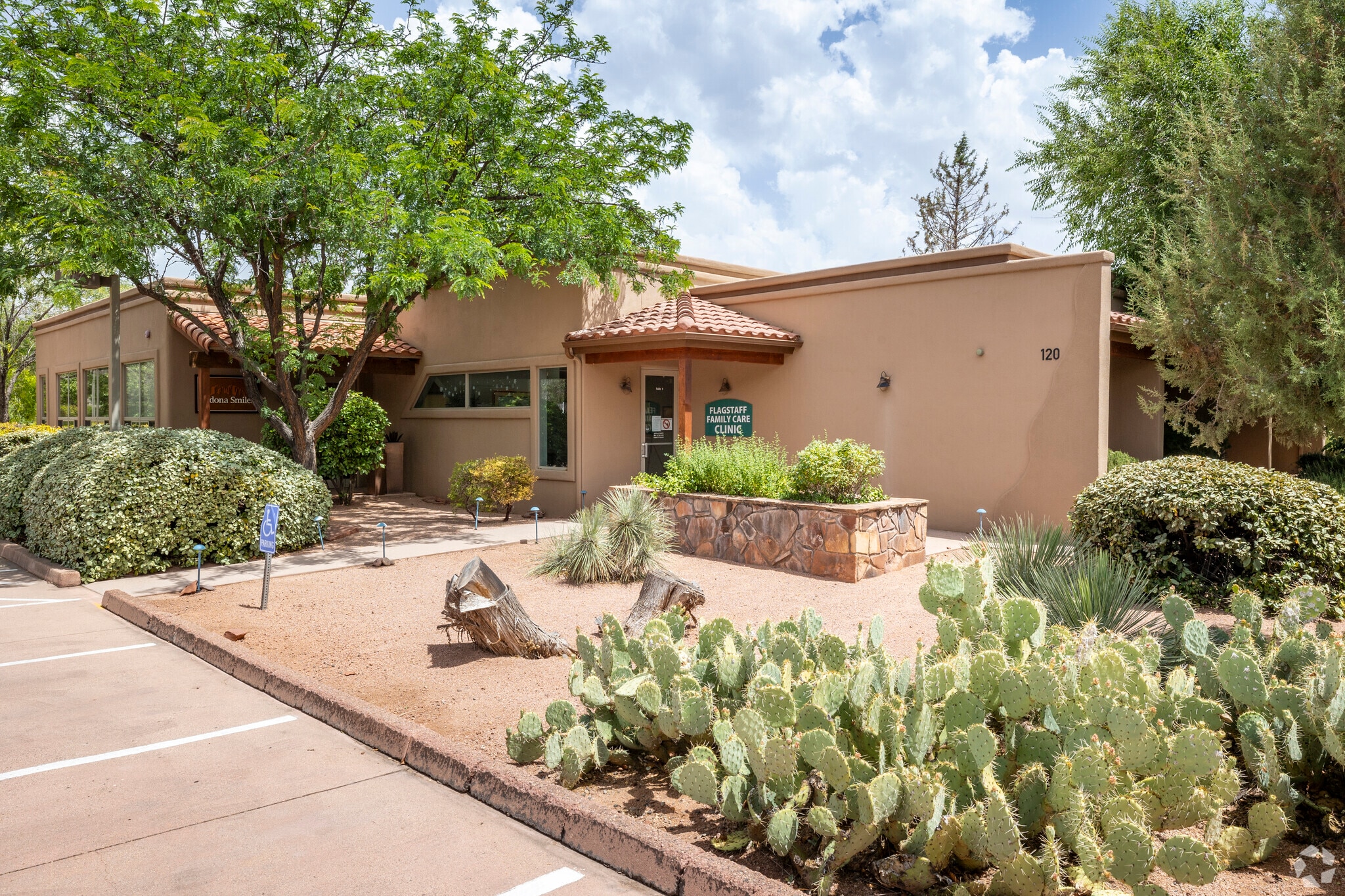 120 Northview Rd, Sedona, AZ for lease Primary Photo- Image 1 of 67