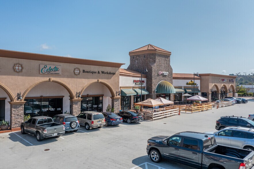 4253 Oceanside Blvd, Oceanside, CA à louer - Photo du bâtiment - Image 2 de 14