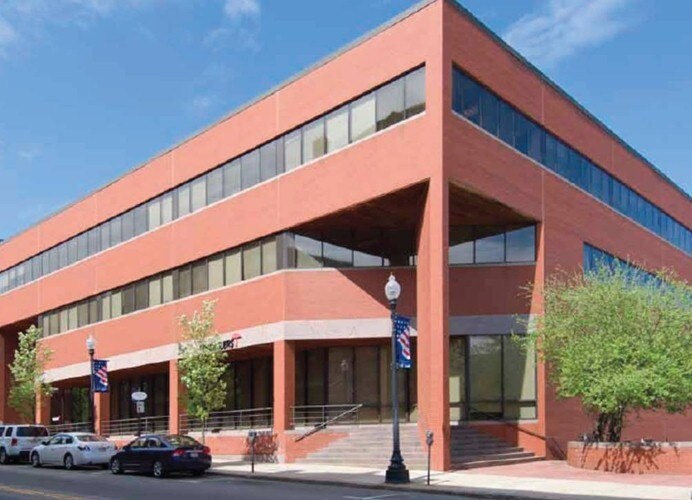 99 S Main St, Fall River, MA à louer - Photo du bâtiment - Image 1 de 8