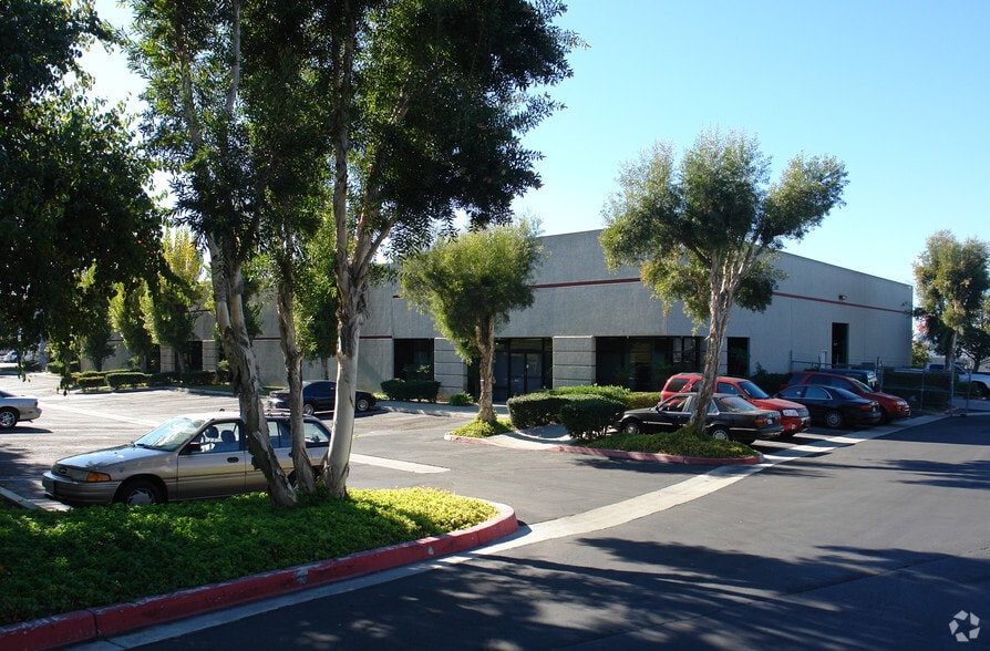 2465 Dogwood Way, Vista, CA for lease - Primary Photo - Image 1 of 6