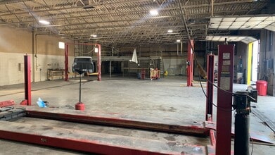 100 E Saint Louis Ave, East Alton, IL à louer Photo intérieure- Image 2 de 10