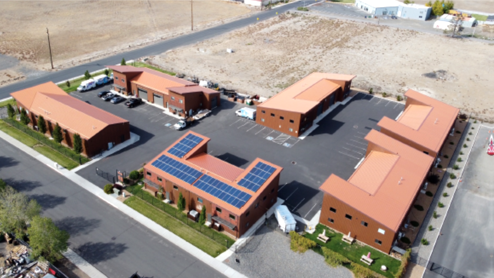 611 NE Jackpine Ct, Redmond, OR for lease Primary Photo- Image 1 of 20