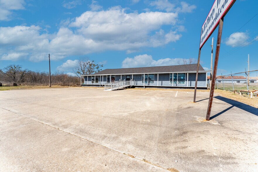 5108 Lee St, Greenville, TX à vendre - Photo du bâtiment - Image 3 de 14