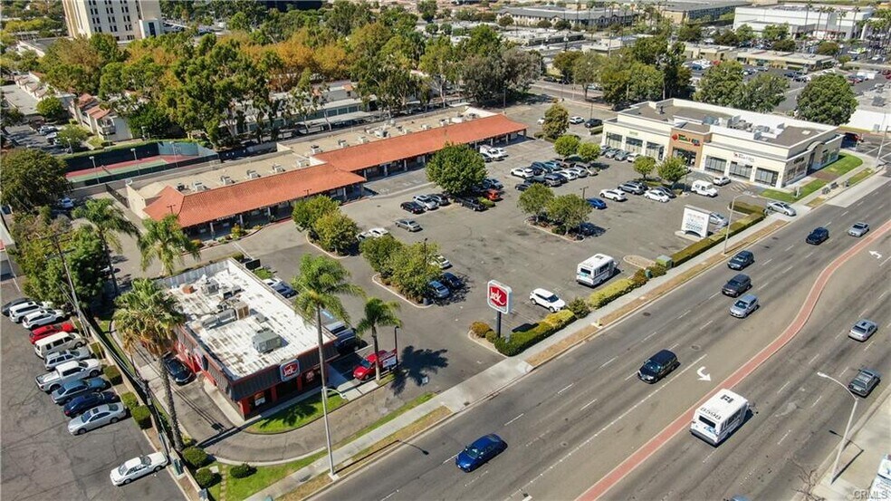 1159-1189 N Euclid St, Anaheim, CA à louer - Photo du bâtiment - Image 2 de 7