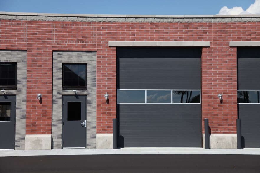 6588 Center Industrial Dr, Jenison, MI à louer - Photo du bâtiment - Image 3 de 8