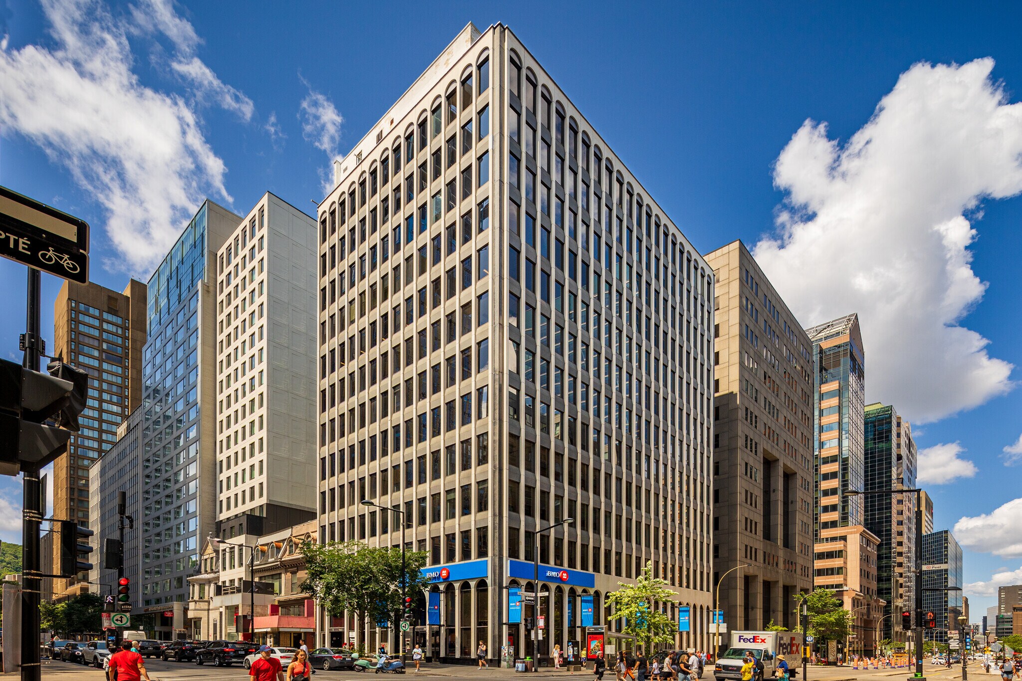 2015 Rue Peel, Montréal, QC for lease Building Photo- Image 1 of 30