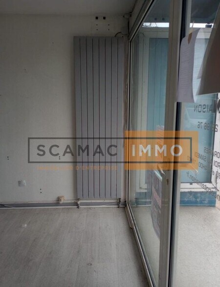 Retail in Vaires-sur-Marne for lease - Interior Photo - Image 2 of 6