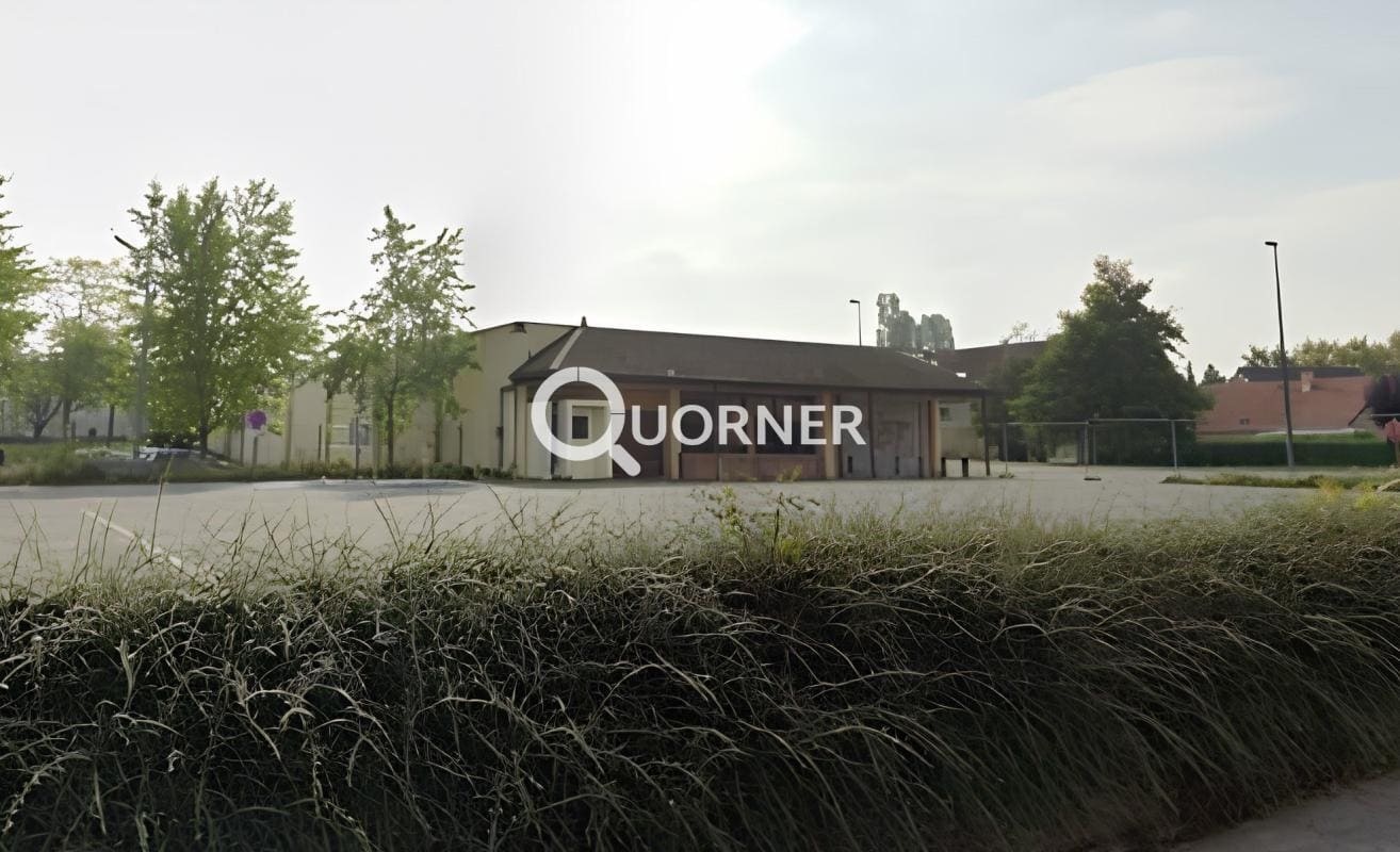 Retail in Chaumont for lease Building Photo- Image 1 of 5