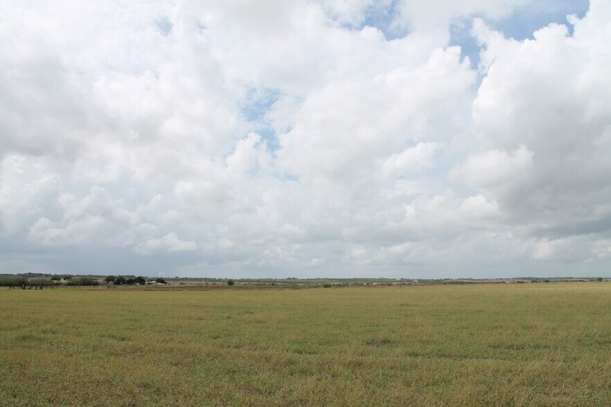 1973 Schuwirth Rd, Converse, TX à vendre - Photo du bâtiment - Image 3 de 9