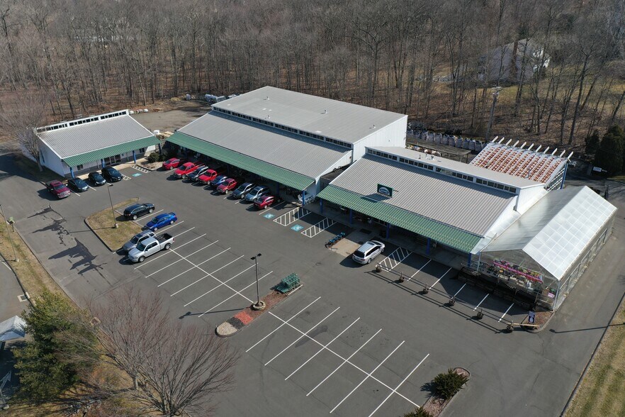 11 Whitewood Ln, North Branford, CT à vendre - Photo du bâtiment - Image 3 de 34