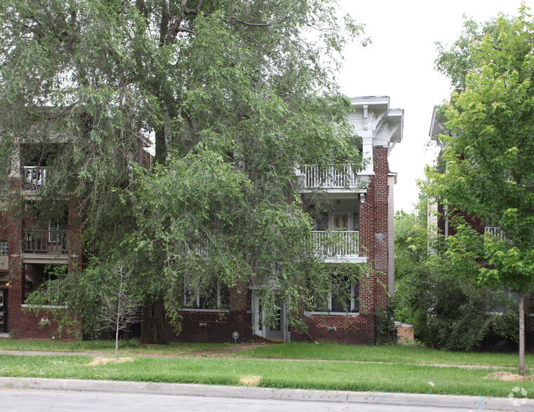 2705-2707 Benton Blvd, Kansas City, MO for sale - Primary Photo - Image 1 of 2