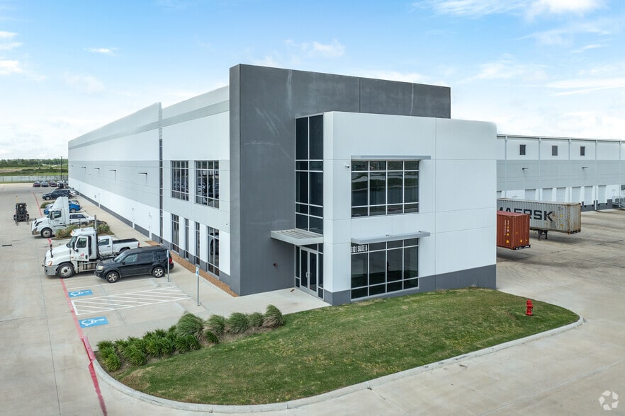 6101 Grand Pky S, Baytown, TX à louer - Photo du bâtiment - Image 2 de 23