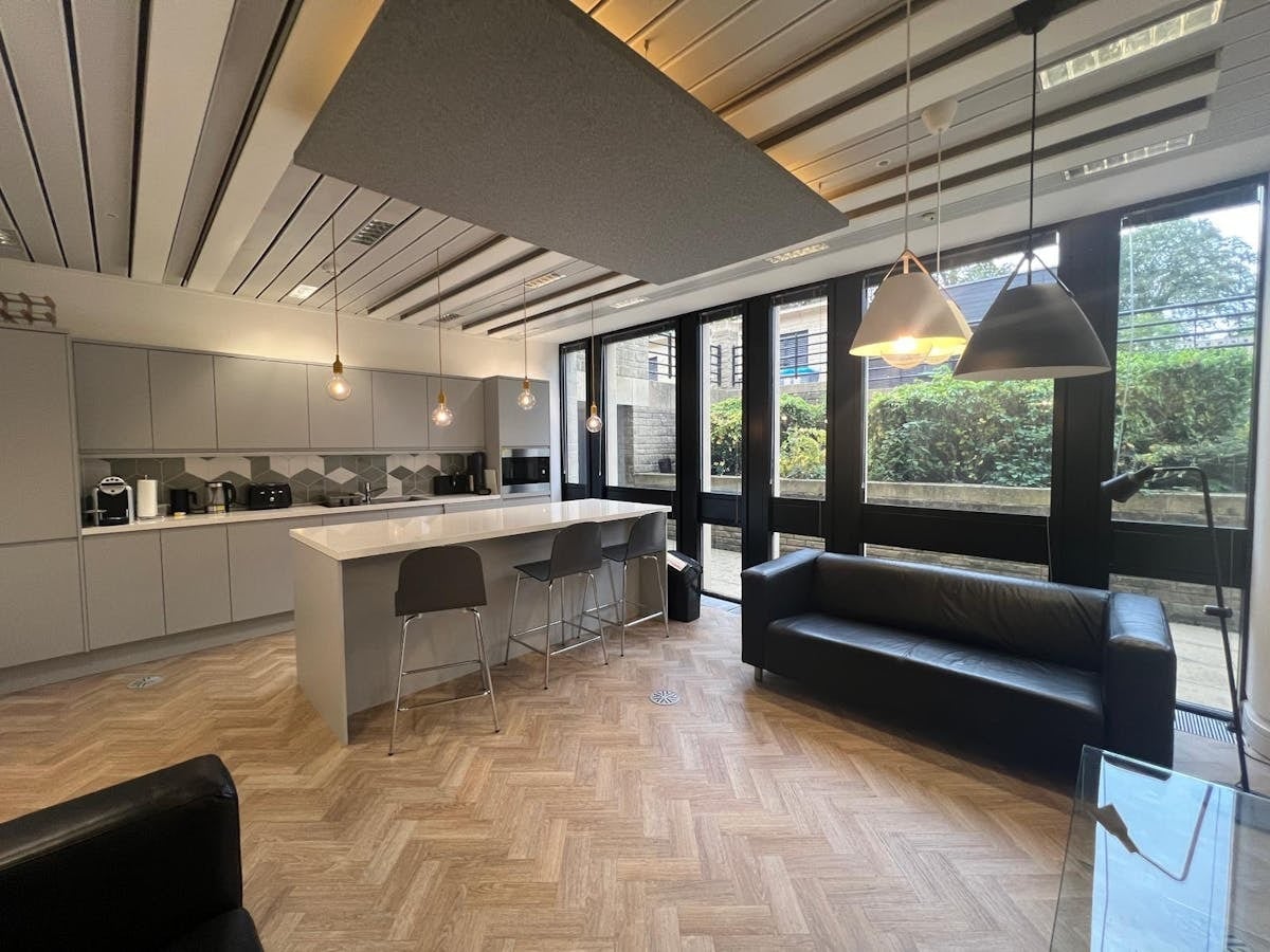 Hornbeam Park Av, Harrogate for lease Interior Photo- Image 1 of 13