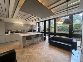 Hornbeam Park Av, Harrogate for lease Interior Photo- Image 1 of 13