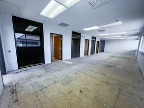 2755-2795 E Desert Inn Rd, Las Vegas, NV à louer Photo intérieure- Image 2 de 6