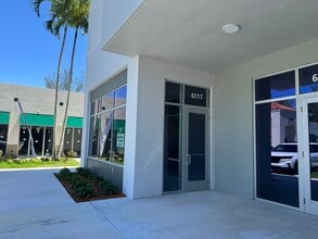 6101-6117 Miami Lakes Dr, Miami Lakes, FL for lease Interior Photo- Image 1 of 1