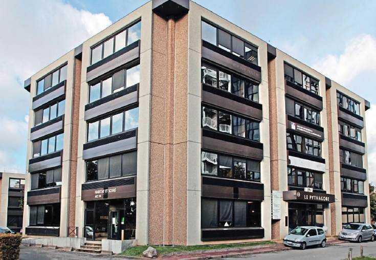 Office in Créteil for lease - Building Photo - Image 1 of 3