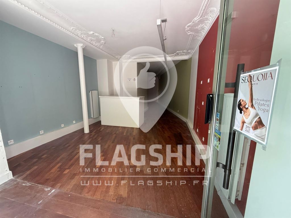 Retail in Paris for lease Building Photo- Image 1 of 10