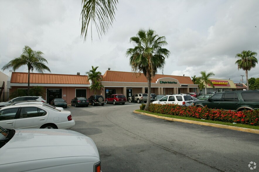 8825-8839 SW 40th St, Miami, FL à louer - Photo du bâtiment - Image 3 de 6
