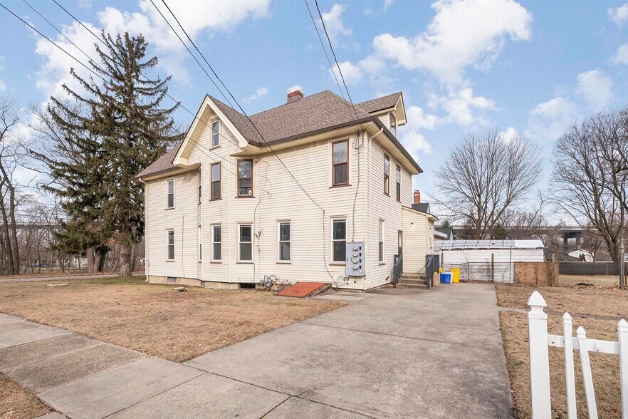 7504 Zimmerman Ave, Pennsauken, NJ à vendre - Photo du bâtiment - Image 3 de 47