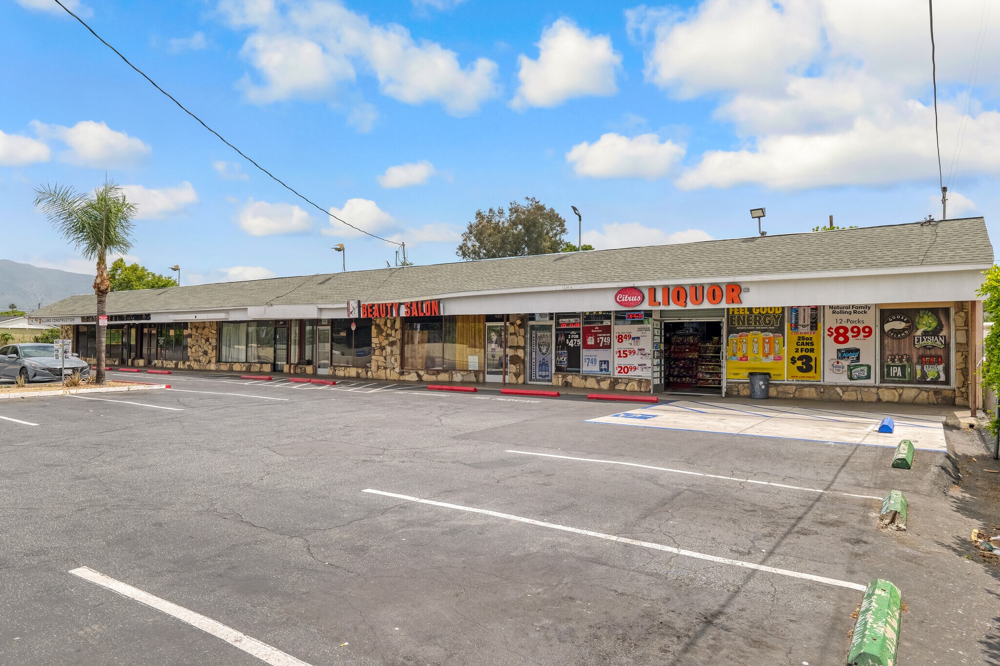 472-484 S Citrus Ave, Azusa, CA à louer Photo du bâtiment- Image 1 de 44