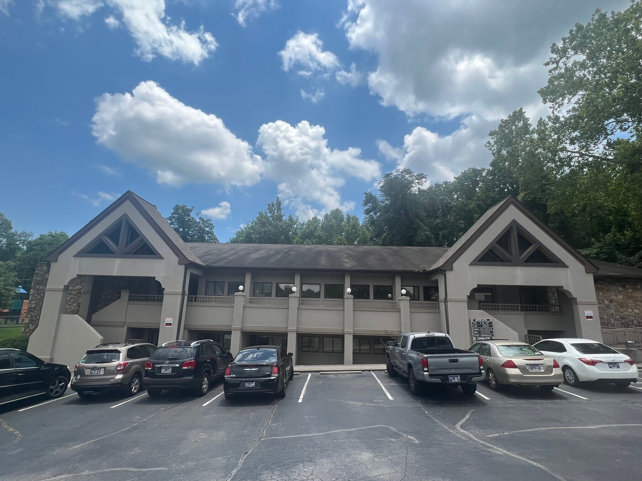6906 Kingston Pike, Knoxville, TN for lease Primary Photo- Image 1 of 7