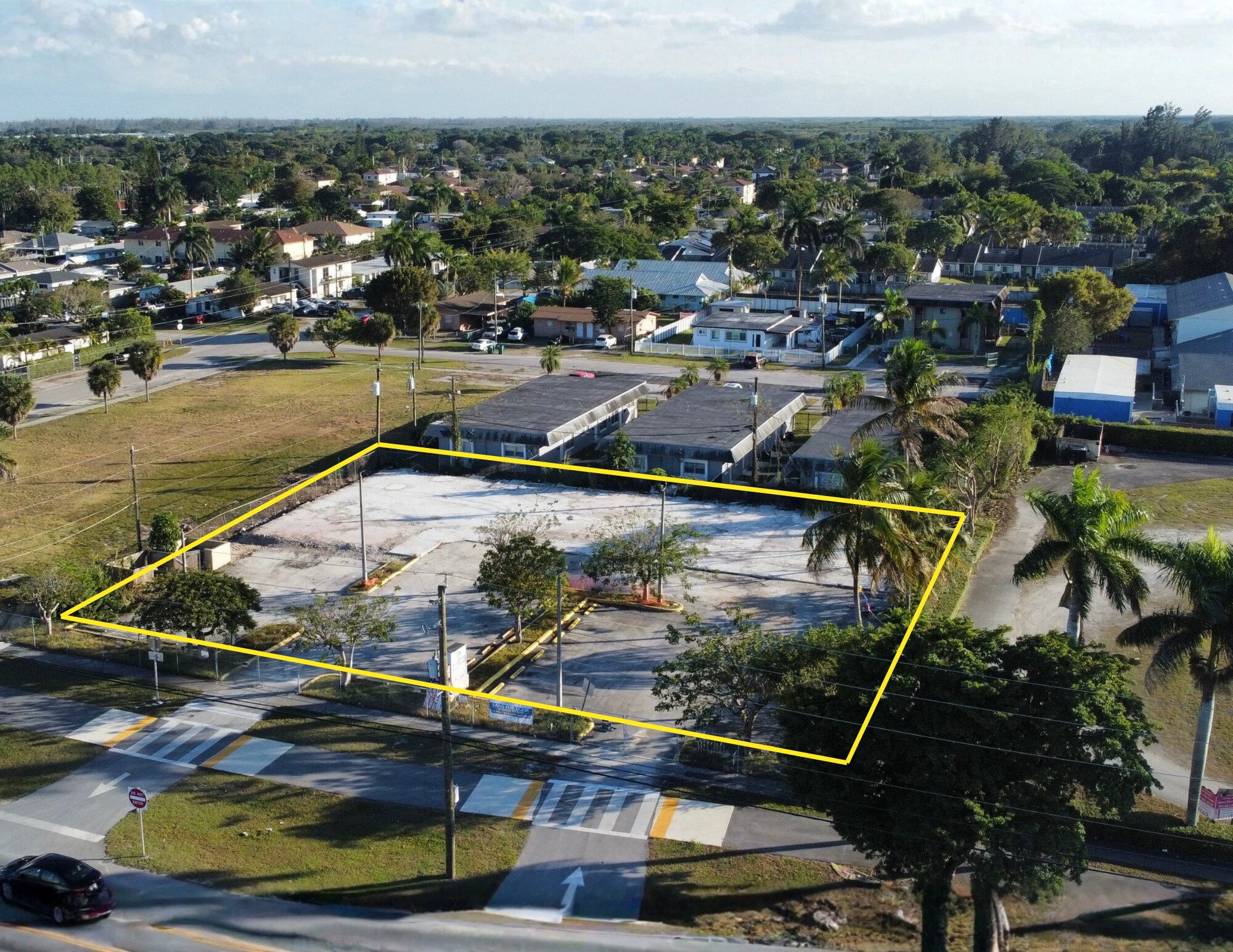 941 W Palm Dr, Homestead, FL à louer Photo principale- Image 1 de 6