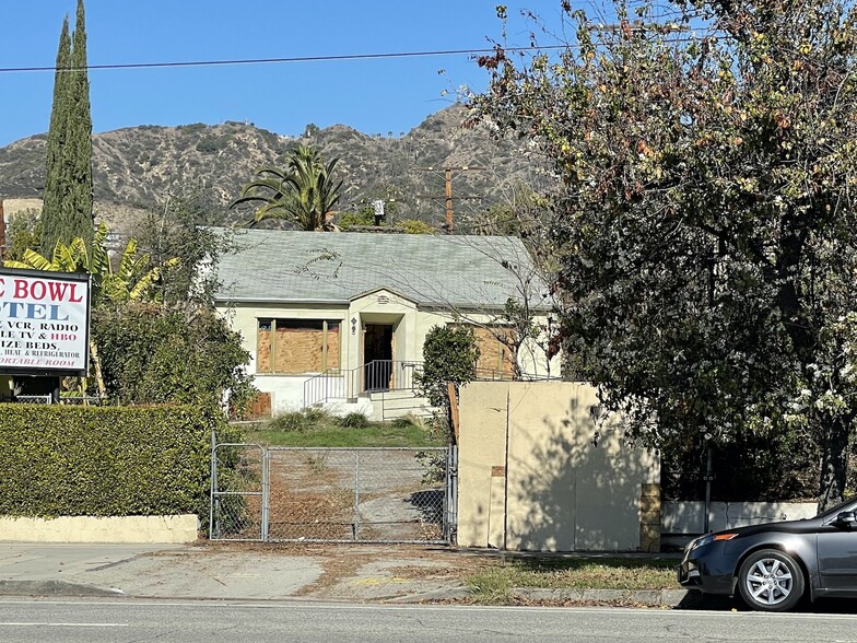 1525 Colorado Blvd, Los Angeles, CA for sale - Building Photo - Image 1 of 1