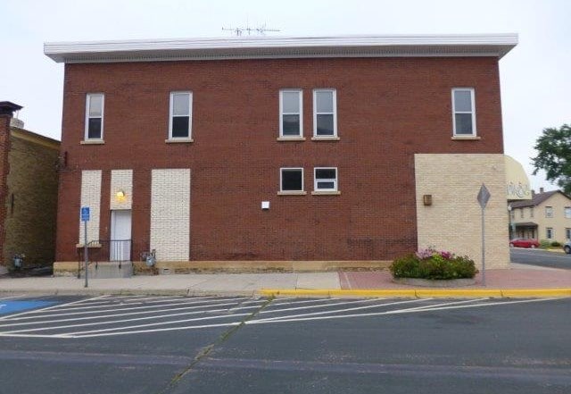 224 Elm St W, Norwood Young America, MN à vendre - Photo du bâtiment - Image 3 de 44