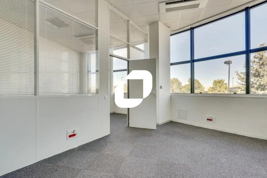 Bureau dans Champigny-sur-Marne à louer - Photo intérieure - Image 3 de 11