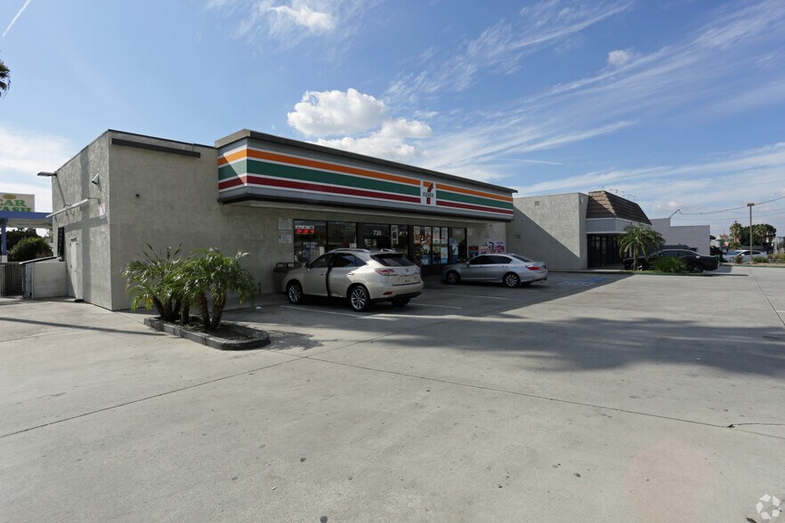 790 E Foothill Blvd, Pomona, CA à louer - Photo du bâtiment - Image 3 de 3
