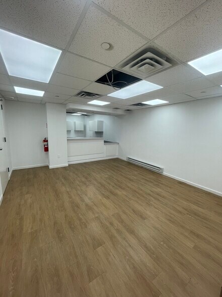 115 Christopher Columbus Dr, Jersey City, NJ à louer - Photo intérieure - Image 3 de 22