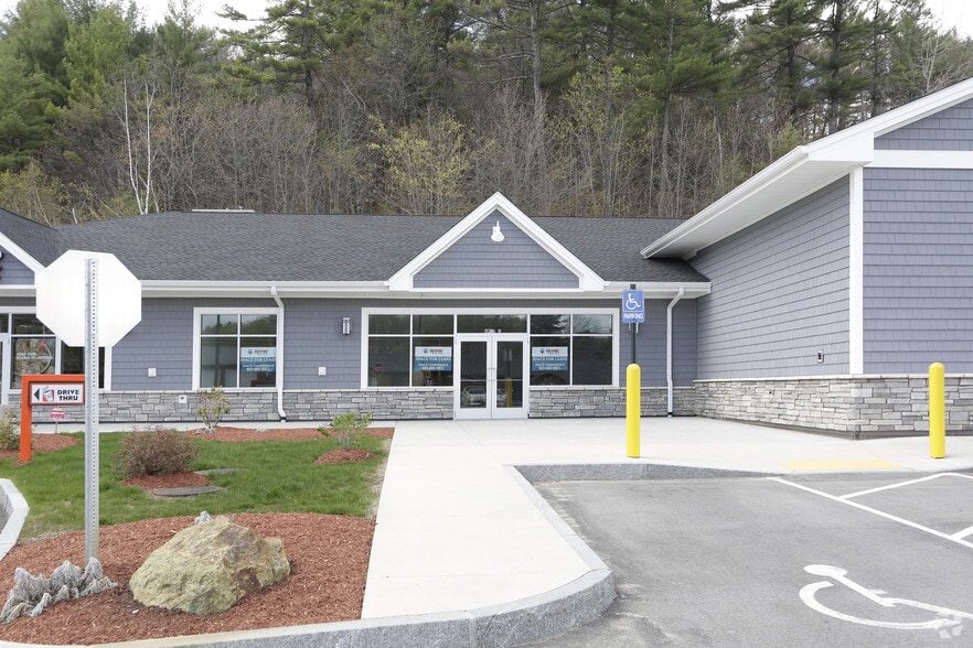 585 White Mountain Hwy, Milton, NH for lease - Building Photo - Image 1 of 17