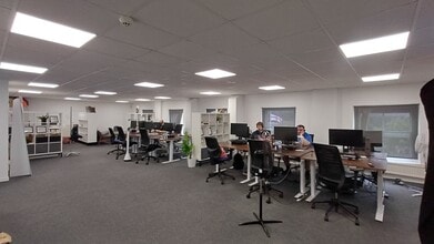 30 Market Pl, Hitchin for lease Interior Photo- Image 1 of 9
