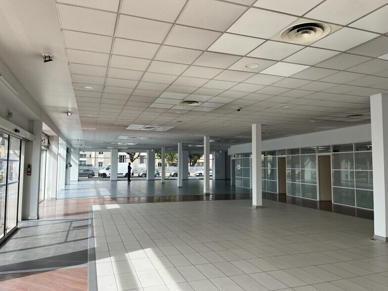 365 Route De Vienne, Vénissieux for lease - Interior Photo - Image 2 of 72