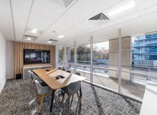 450-500 Silbury Blvd, Milton Keynes à louer - Photo du bâtiment - Image 2 de 10
