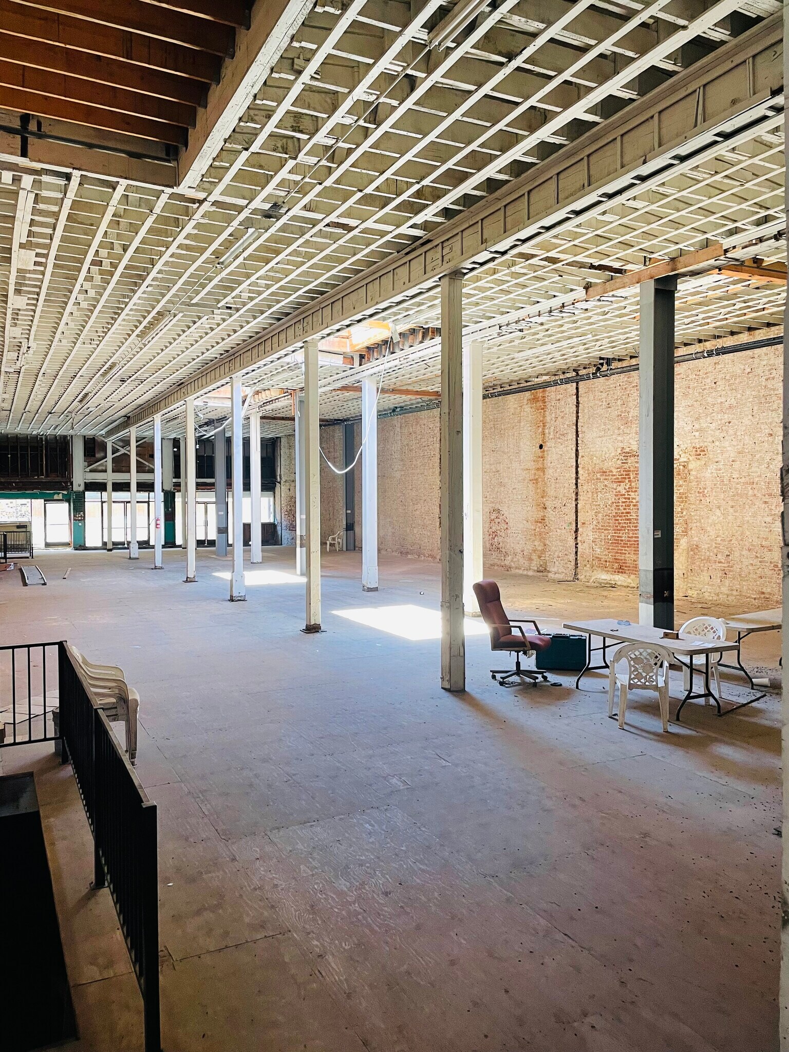 327 S Broadway, Los Angeles, CA à louer Photo intérieure- Image 1 de 10