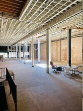 327 S Broadway, Los Angeles, CA à louer Photo intérieure- Image 1 de 10