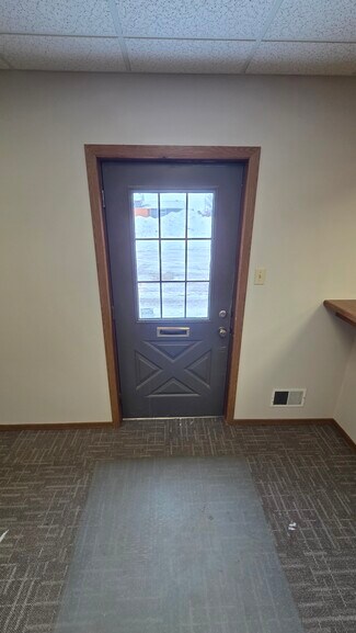 Plus de détails pour 1710 Lincoln Ave, Spirit Lake, IA - Bureau à louer